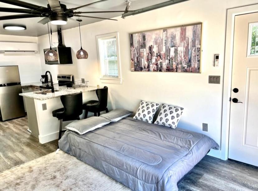 מלון Romantic Chapel Hill Retreat For Two מראה חיצוני תמונה